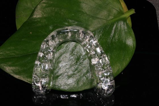 歯くいしばることのための注文夜監視