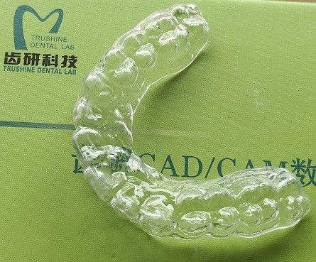 Occlusal副木の上部のアーチのBruxismのための快適なマウス・ガード