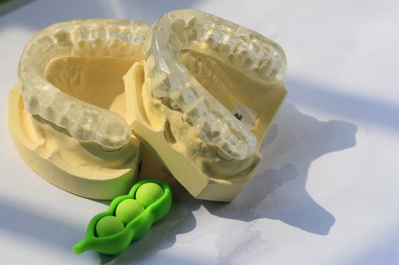Occlusal副木の上部のアーチのBruxismのための快適なマウス・ガード